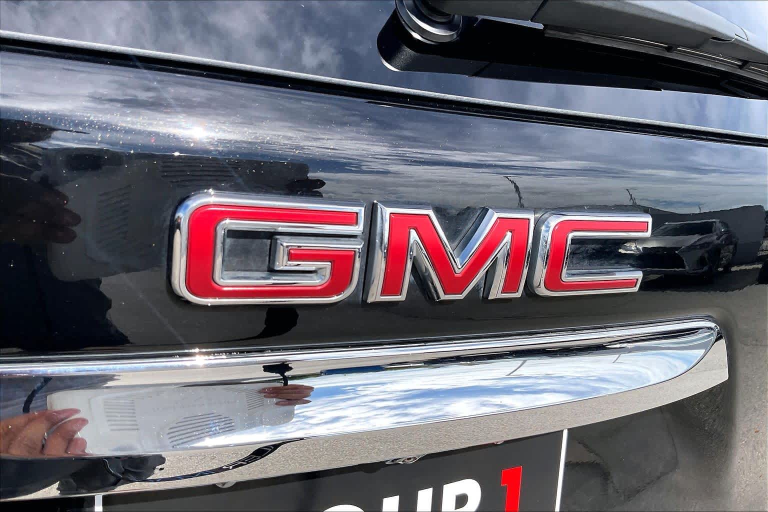 2024 GMC Terrain photo 30 of 34