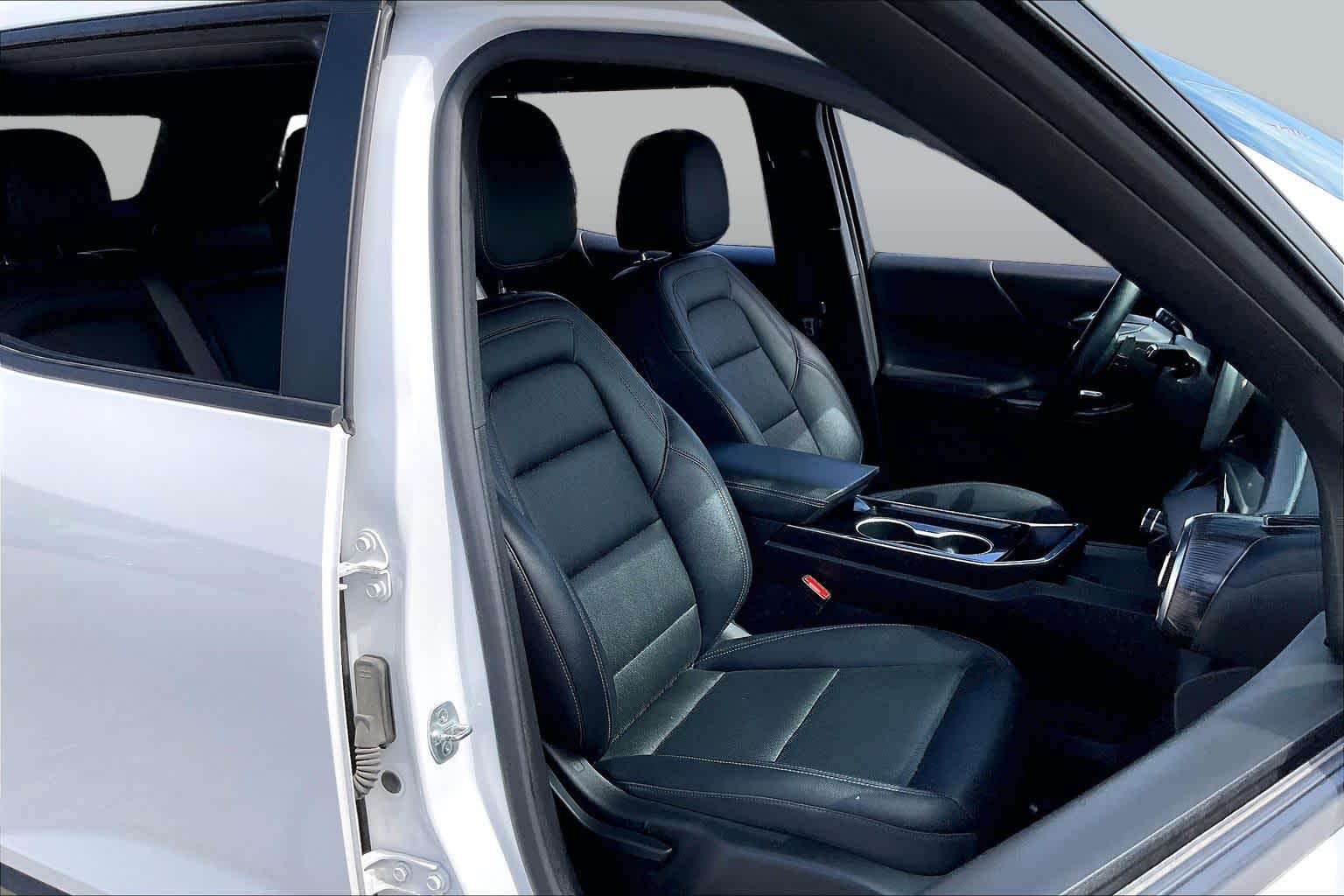 2025 Chevrolet Equinox photo 9 of 34