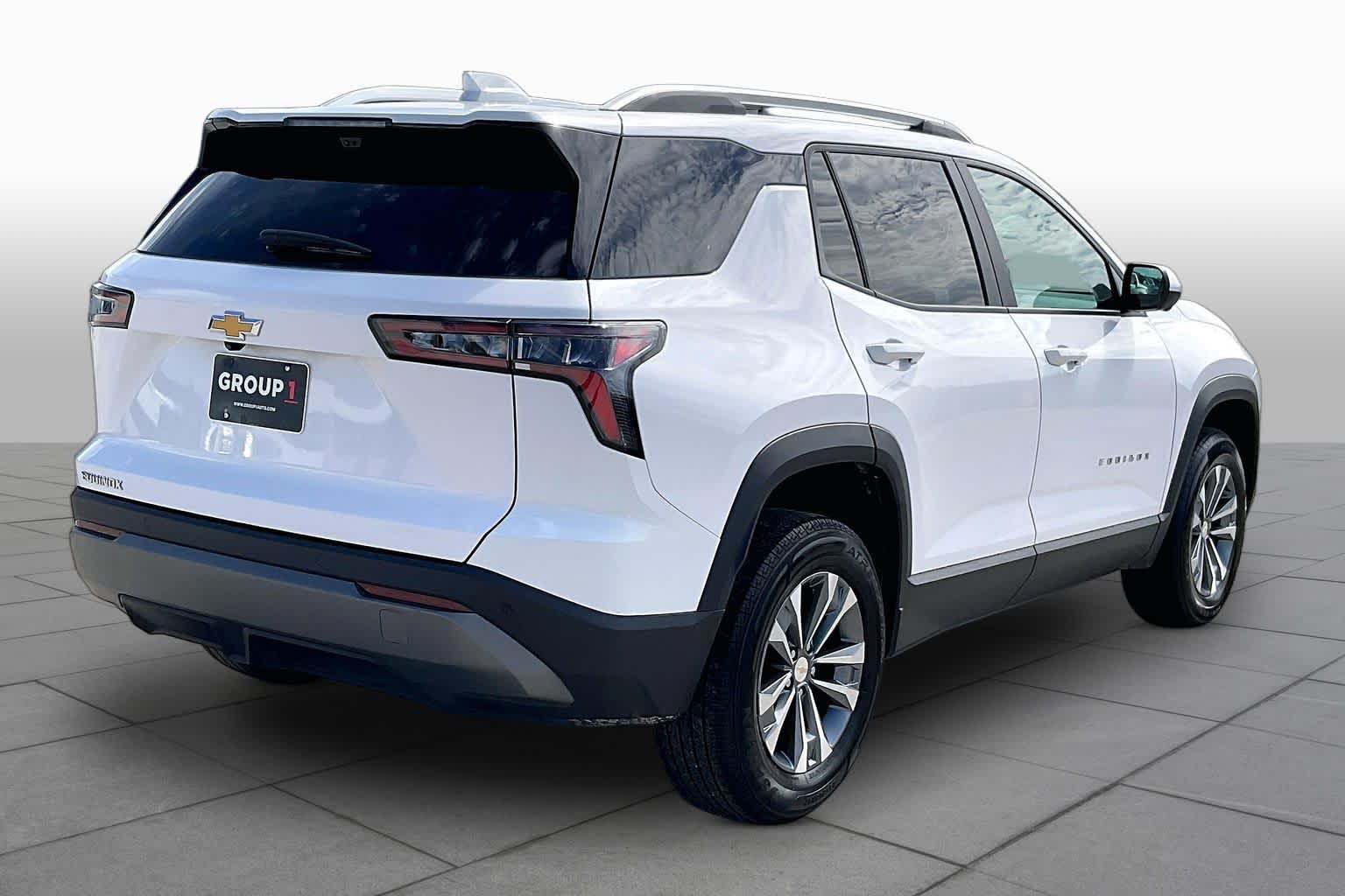 2025 Chevrolet Equinox photo 13 of 34