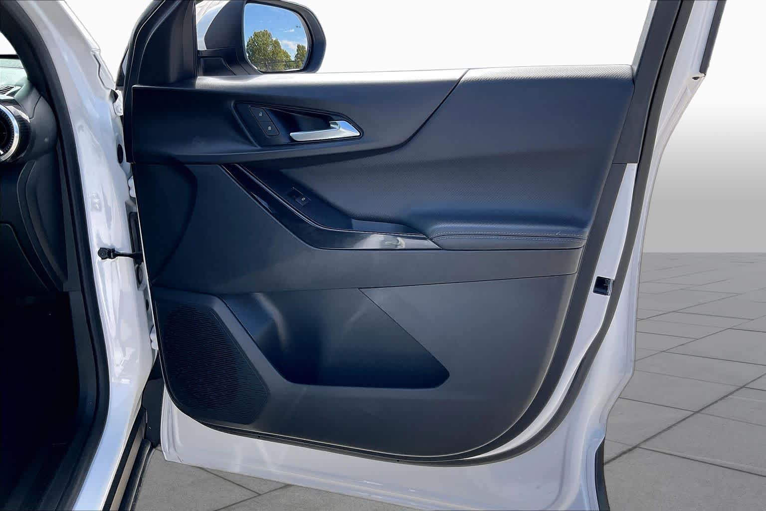 2025 Chevrolet Equinox photo 22 of 34