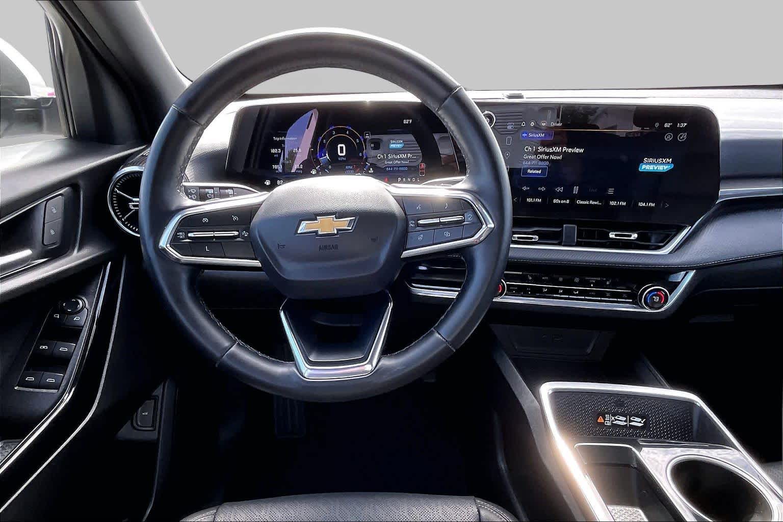 2025 Chevrolet Equinox photo 6 of 34