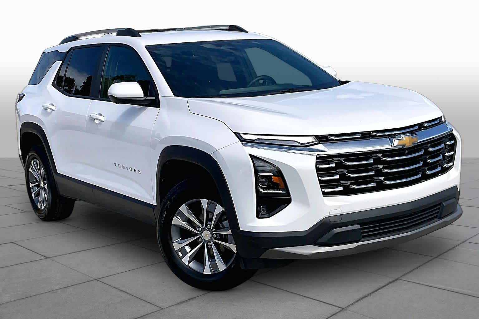 2025 Chevrolet Equinox photo 3 of 34