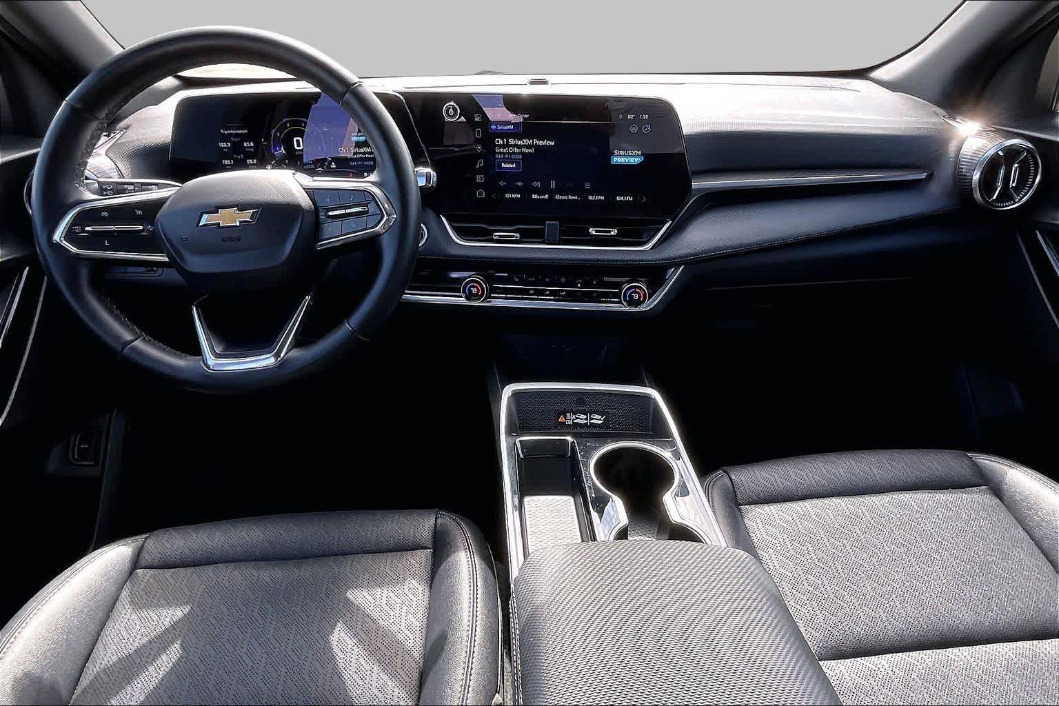 2025 Chevrolet Equinox photo 15 of 34