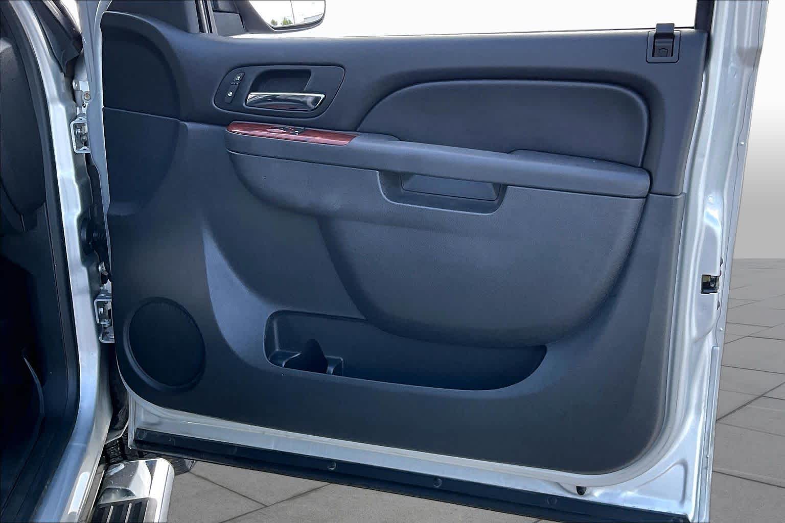 2013 Chevrolet Black Diamond Avalanche LT Silver Ice Metallic at Westside Kia