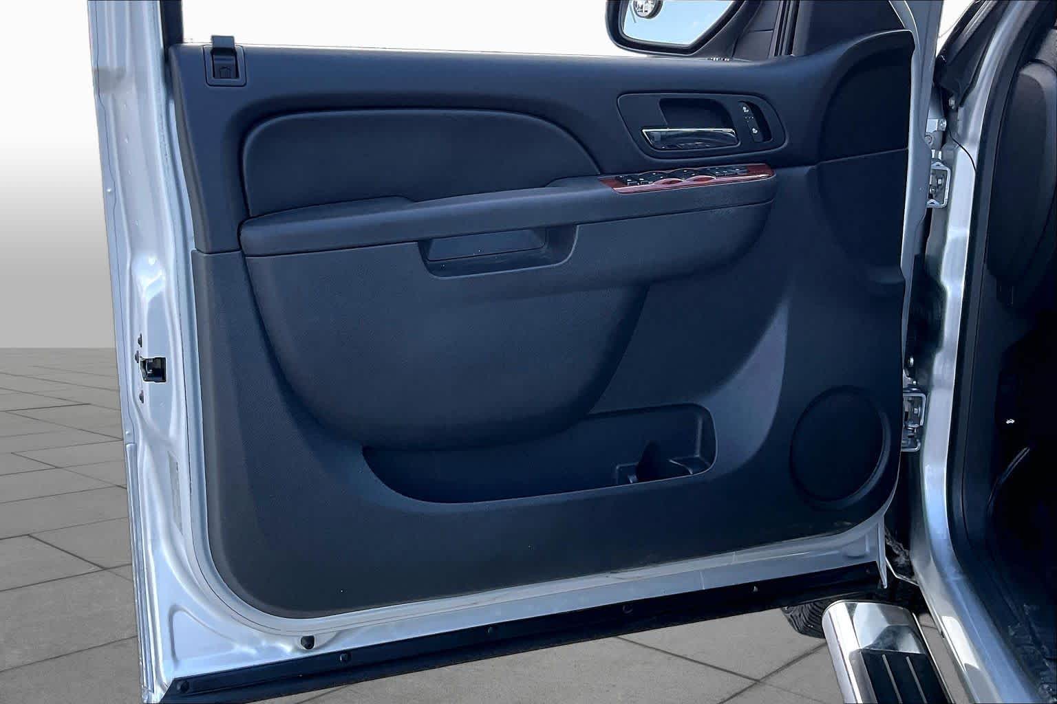 2013 Chevrolet Black Diamond Avalanche LT Silver Ice Metallic at Westside Kia