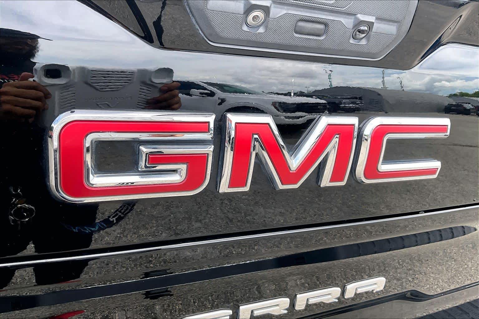 2020 GMC Sierra 1500 SLT Onyx Black at Group 1 GMC Buick South