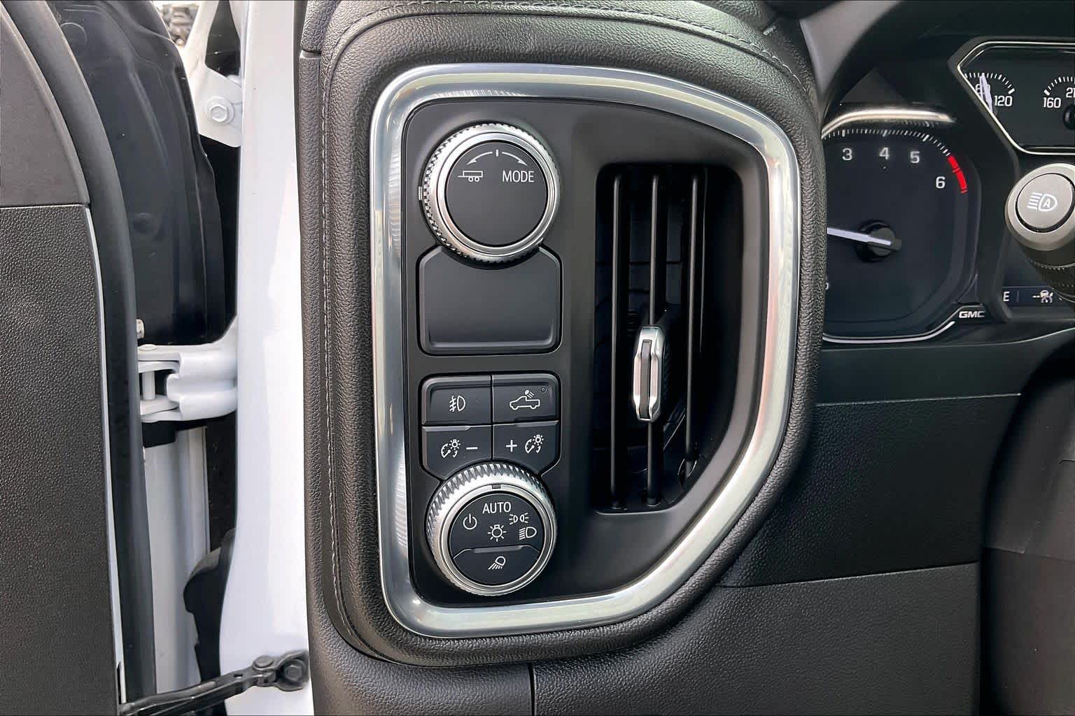 2021 GMC Sierra 1500 SLT White Frost Tricoat at Group 1 GMC Buick South
