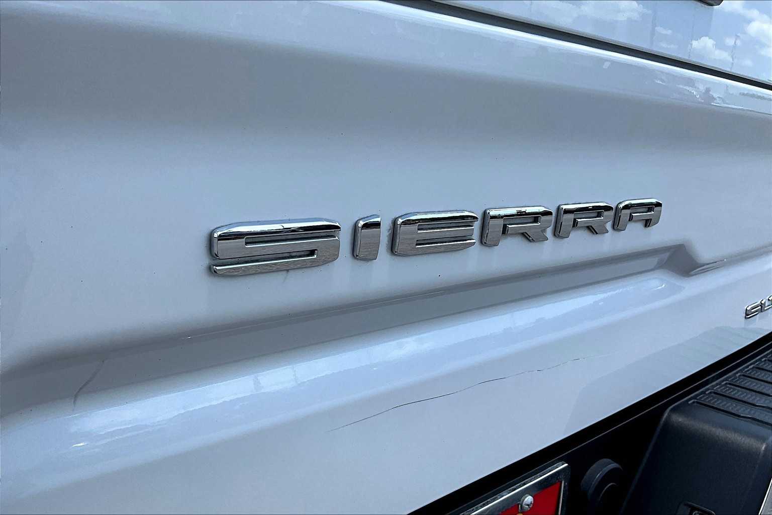 2022 GMC Sierra 1500 SLT White Frost Tricoat at Beck & Masten Kia
