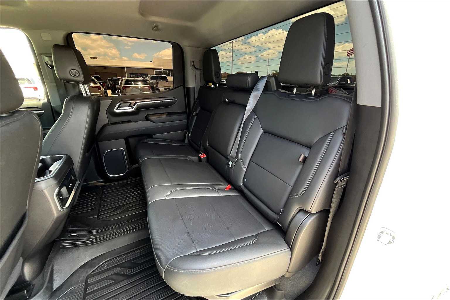 2022 GMC Sierra 1500 SLT White Frost Tricoat at Beck & Masten Kia