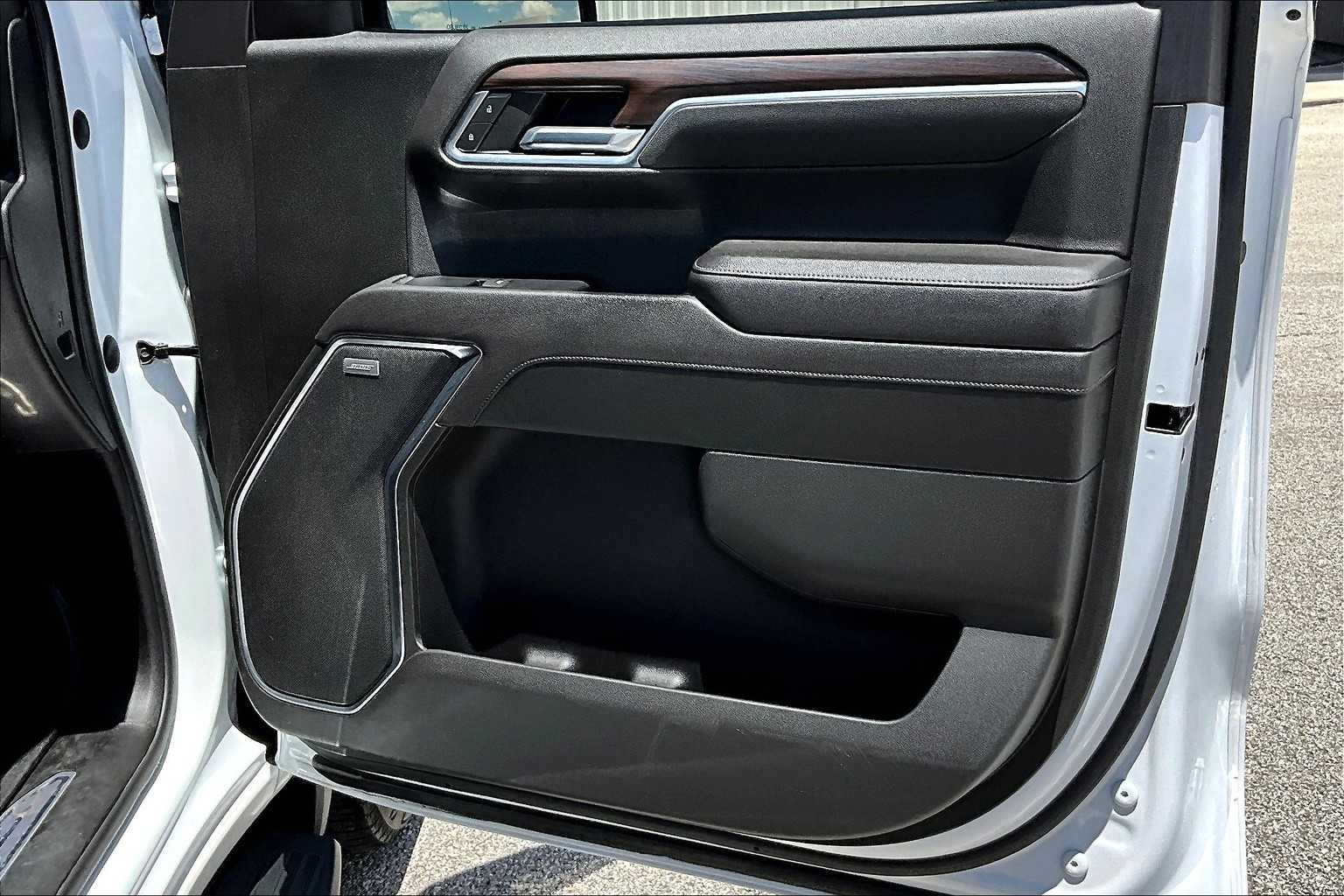 2022 GMC Sierra 1500 SLT White Frost Tricoat at Beck & Masten Kia