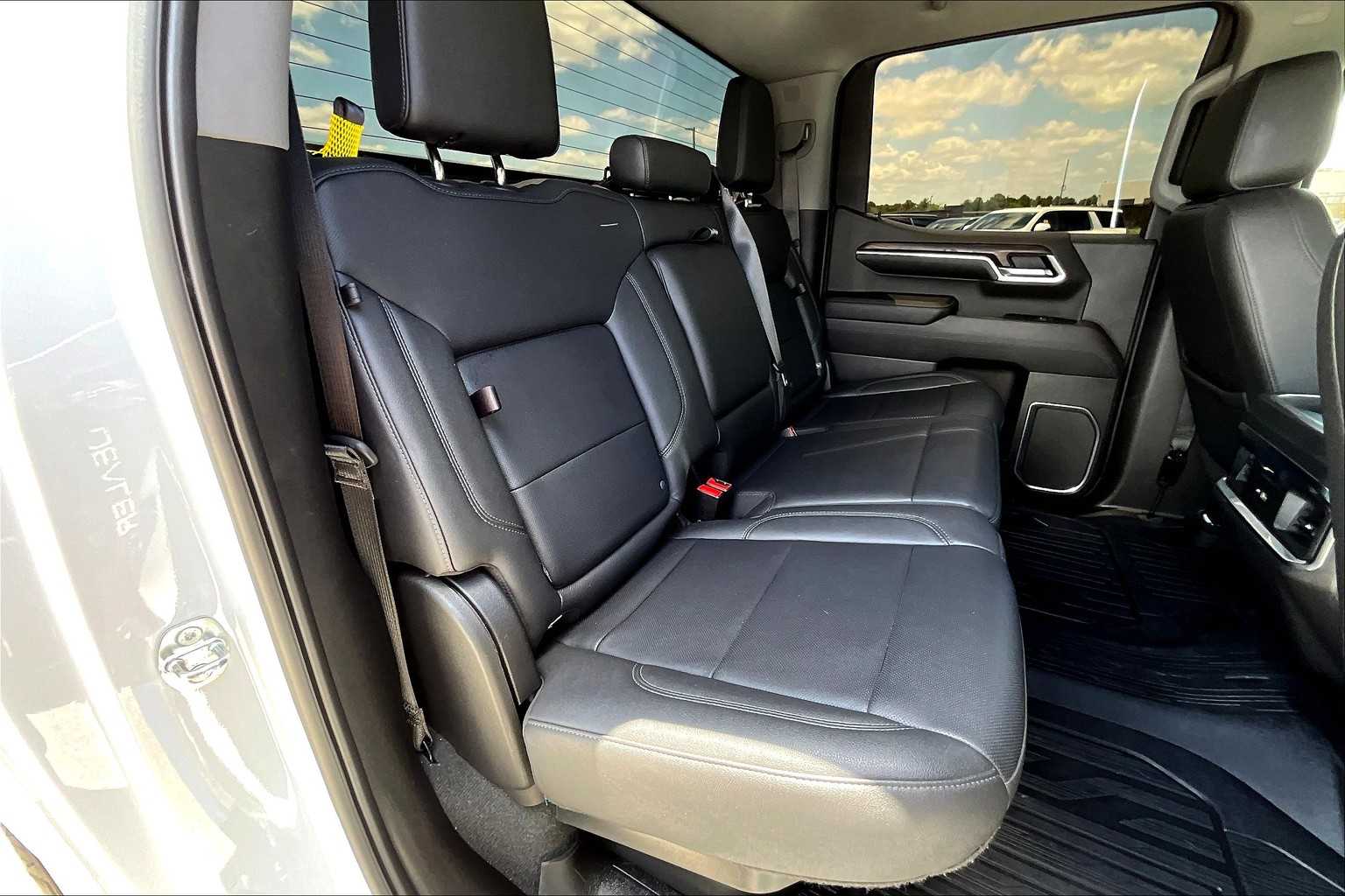 2022 GMC Sierra 1500 SLT White Frost Tricoat at Beck & Masten Kia