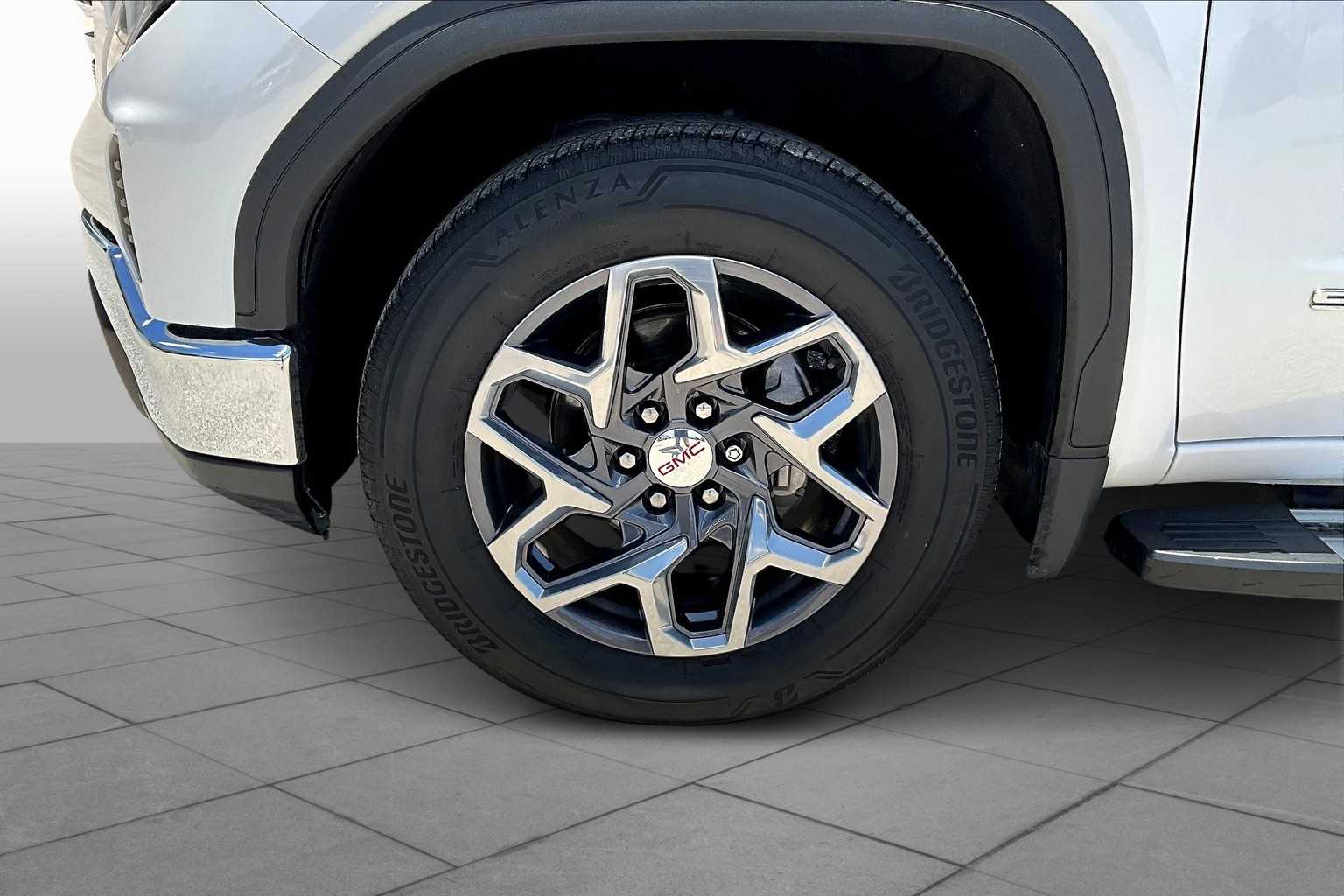 2022 GMC Sierra 1500 SLT White Frost Tricoat at Beck & Masten Kia