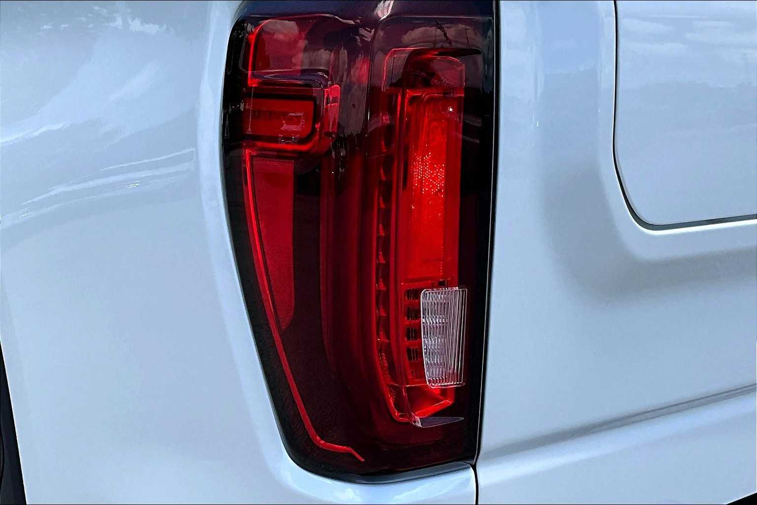 2022 GMC Sierra 1500 SLT White Frost Tricoat at Beck & Masten Kia