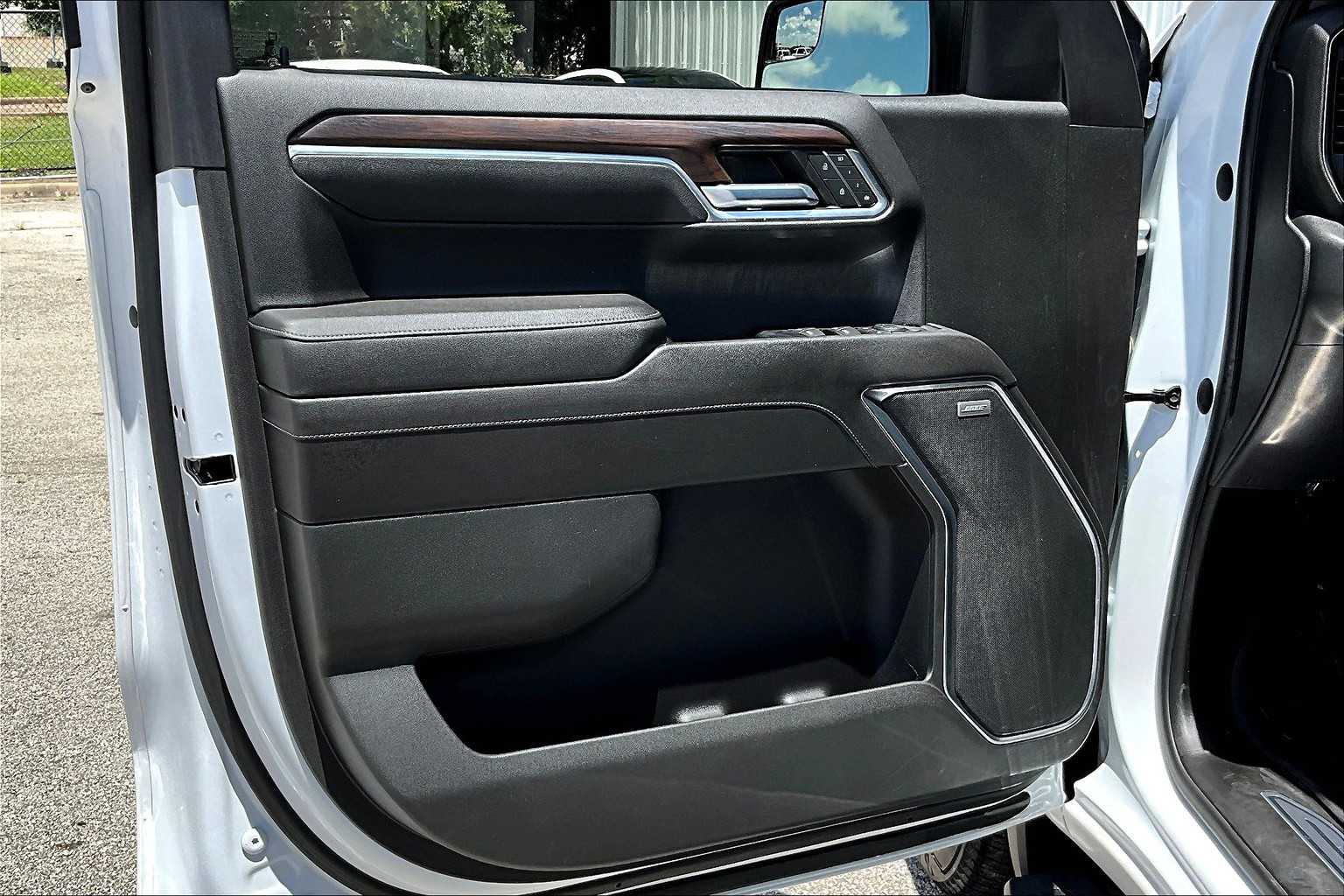 2022 GMC Sierra 1500 SLT White Frost Tricoat at Beck & Masten Kia