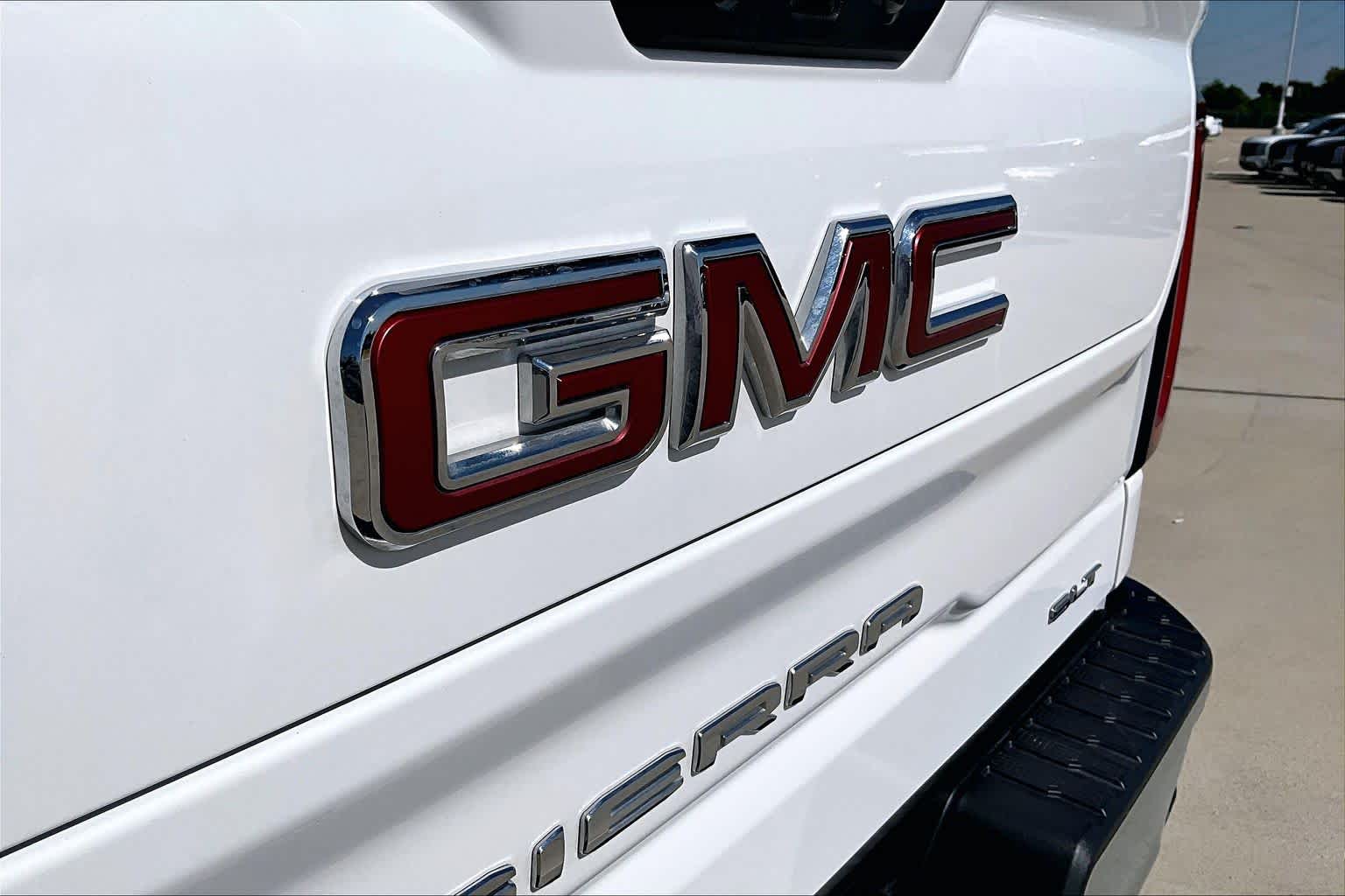 2026 GMC Sierra 1500 photo 10 of 37