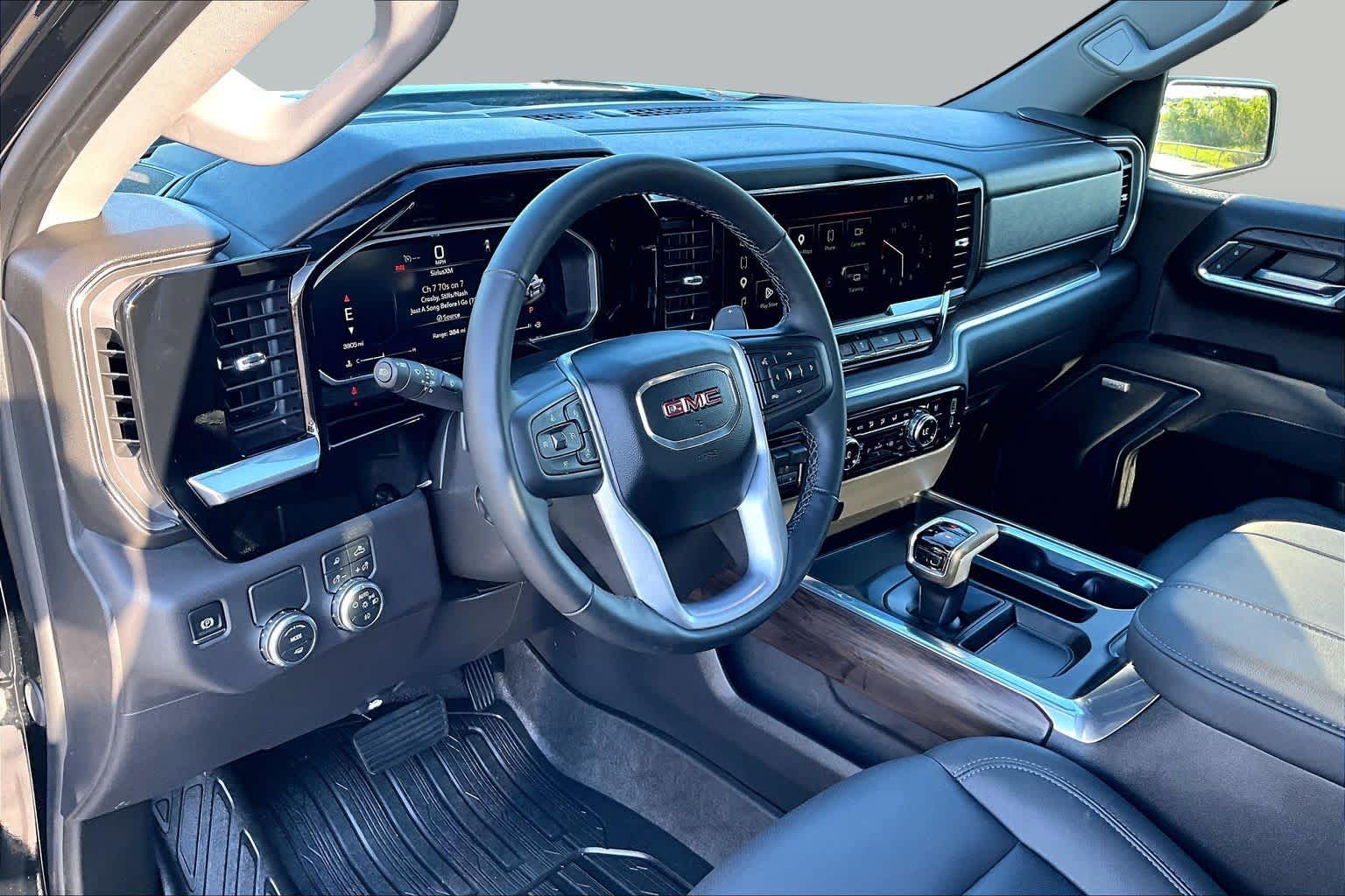 2026 GMC Sierra 1500 photo 18 of 37