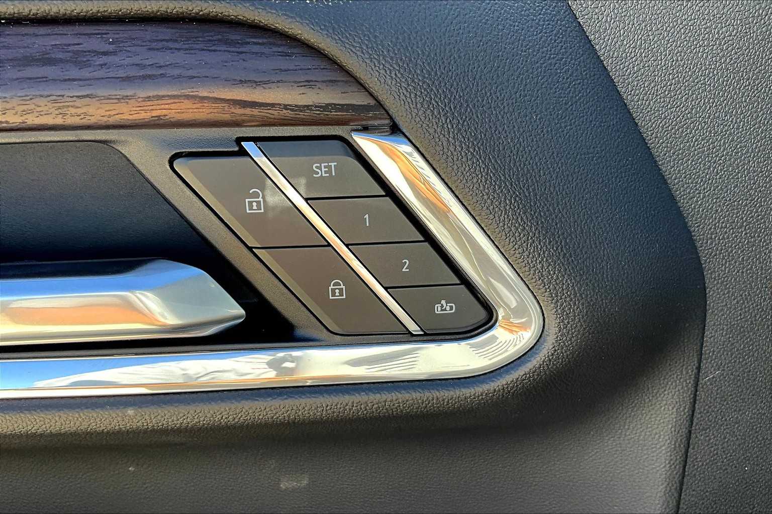 2025 GMC Sierra 1500 SLT Onyx Black at Friendly Ford Crosby
