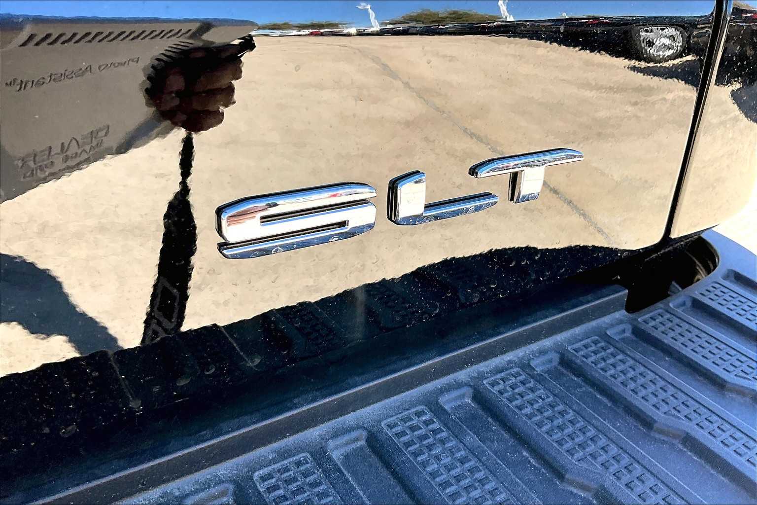 2025 GMC Sierra 1500 SLT Onyx Black at Friendly Ford Crosby