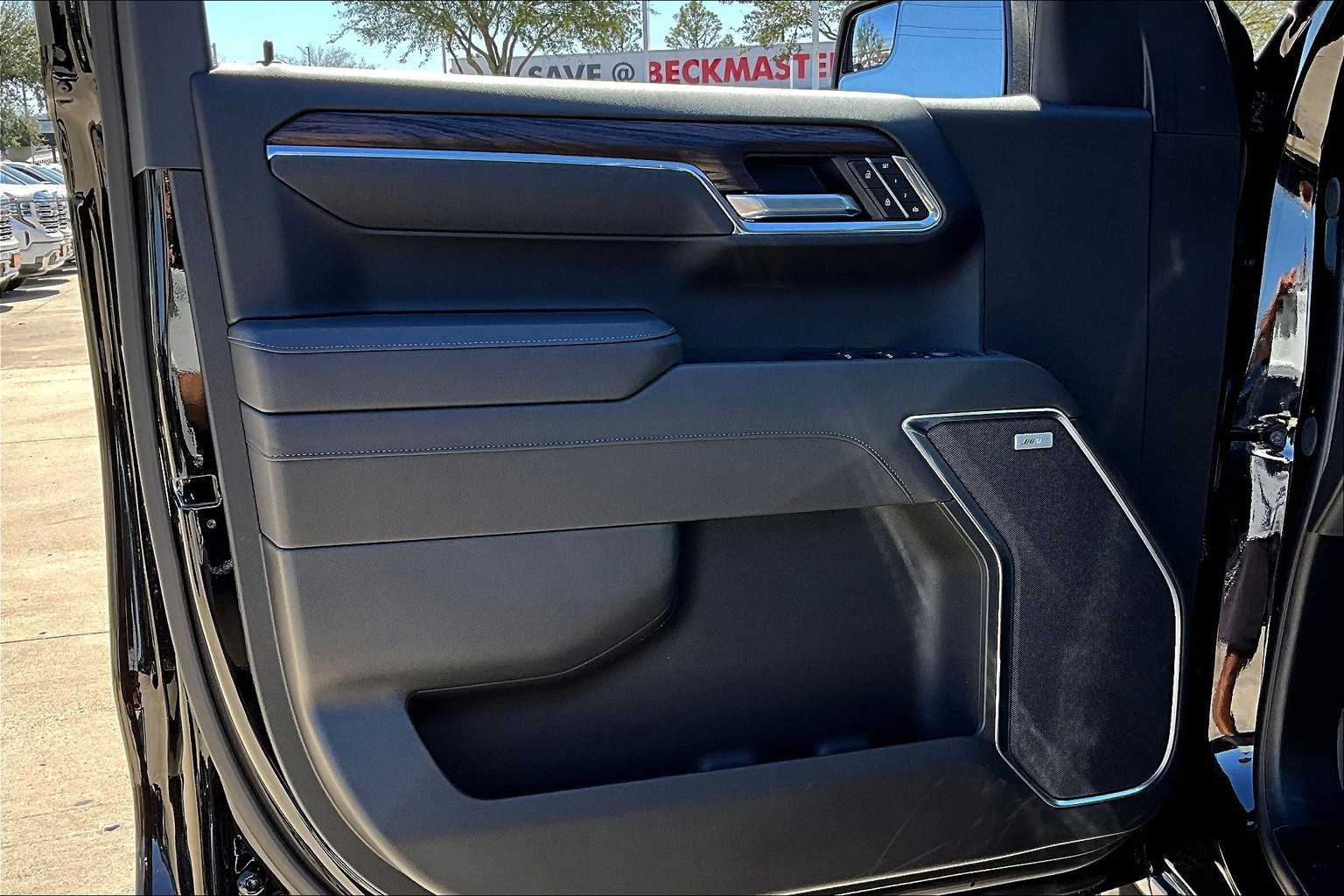 2025 GMC Sierra 1500 SLT Onyx Black at Friendly Ford Crosby