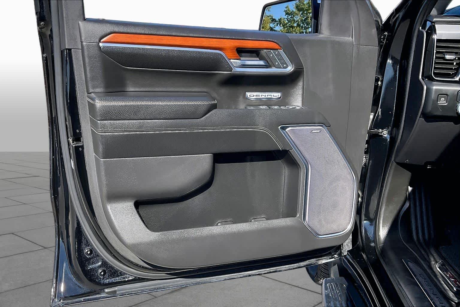 2023 GMC Sierra 1500 photo 22 of 35