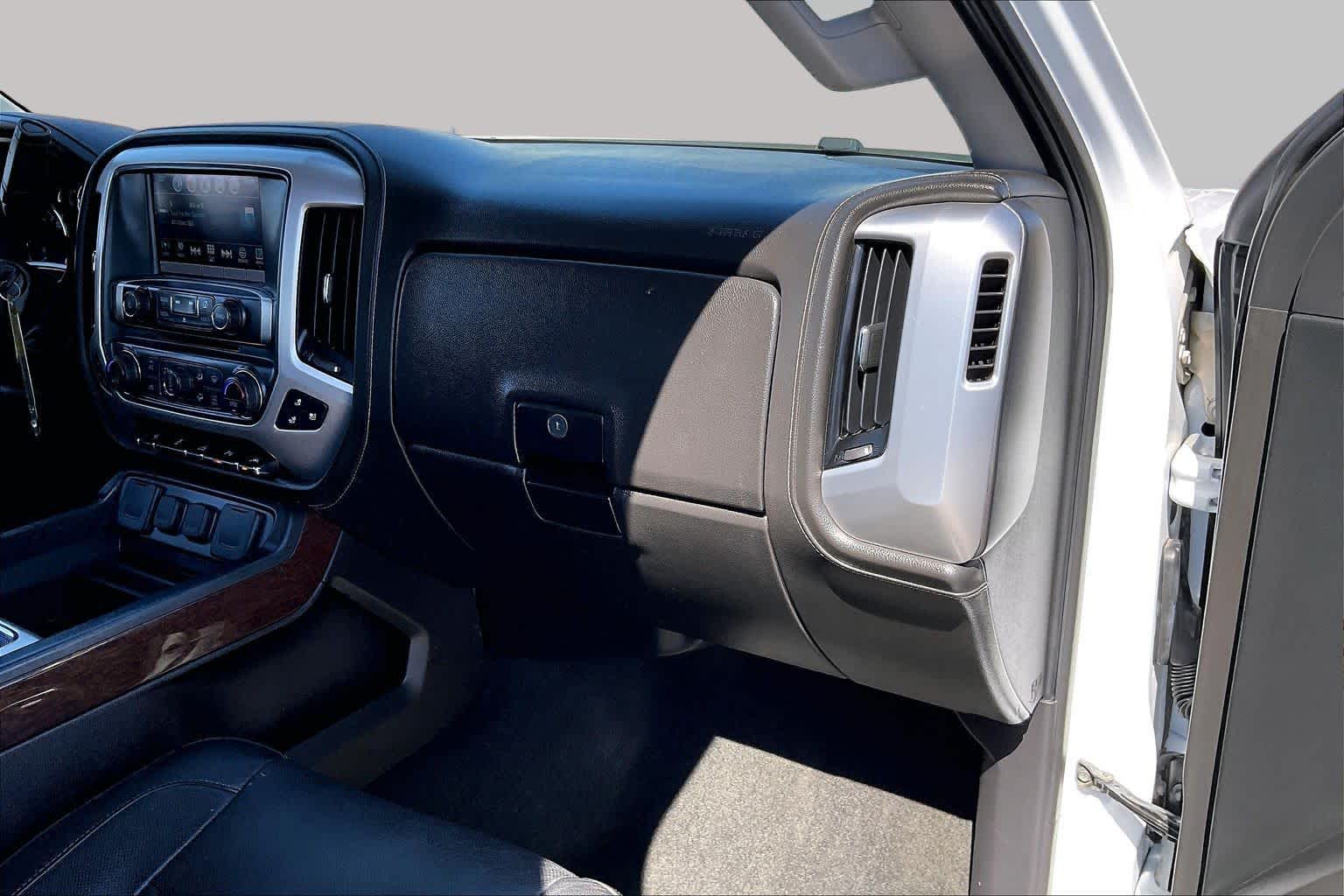 2018 GMC Sierra 1500 photo 17 of 33