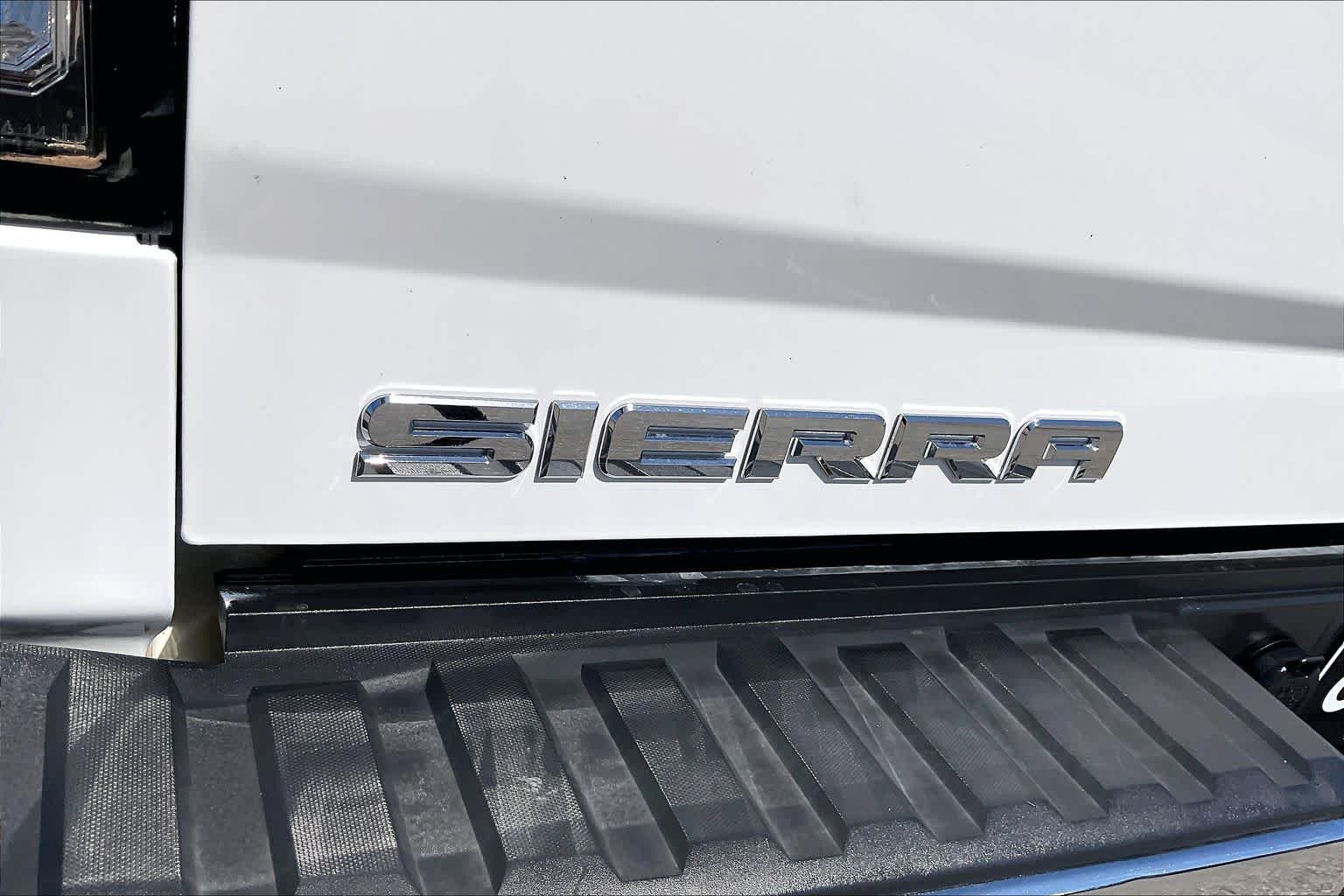 2018 GMC Sierra 1500 photo 10 of 33