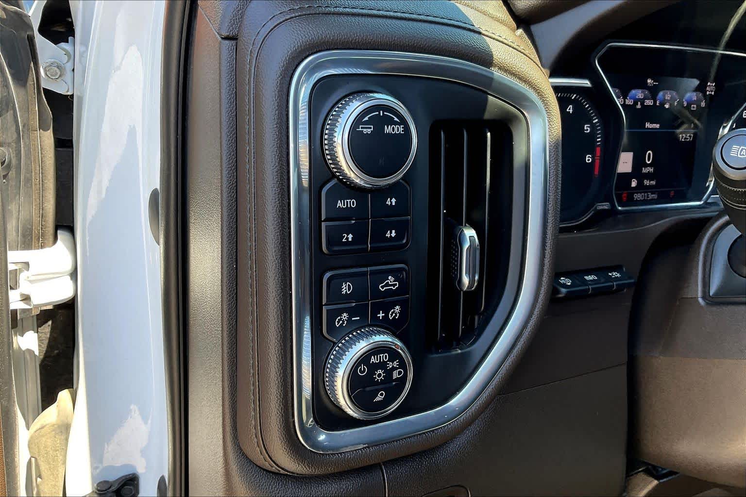 2022 GMC Sierra 1500 Limited Denali - 11