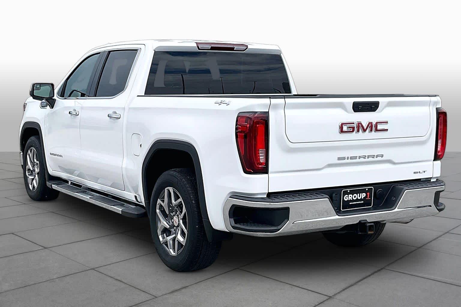 2024 GMC Sierra 1500 SLT - 11