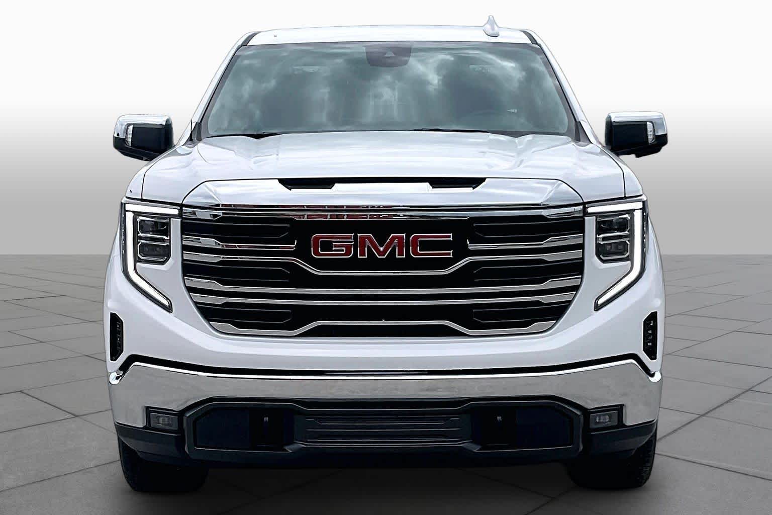 2024 GMC Sierra 1500 SLT - 3