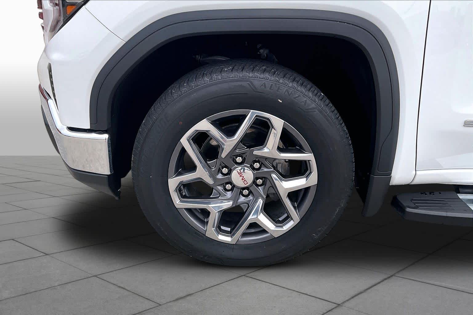 2024 GMC Sierra 1500 SLT - 10