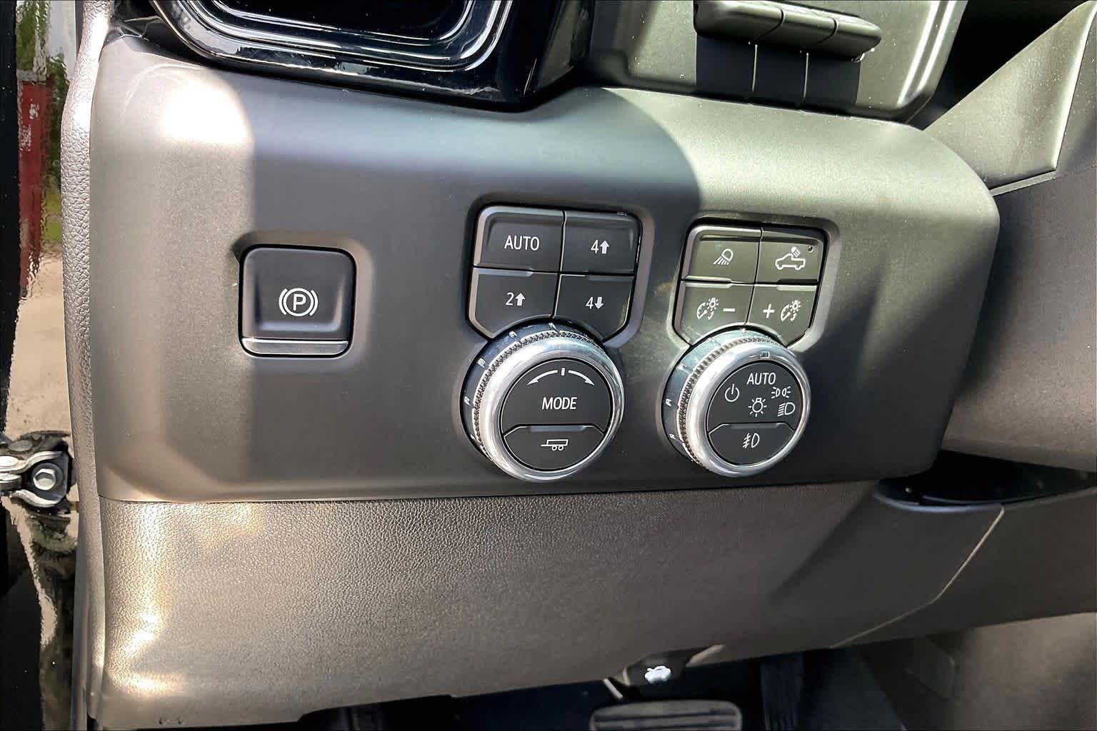 Used 2026 Onyx Black GMC AT4 image 30