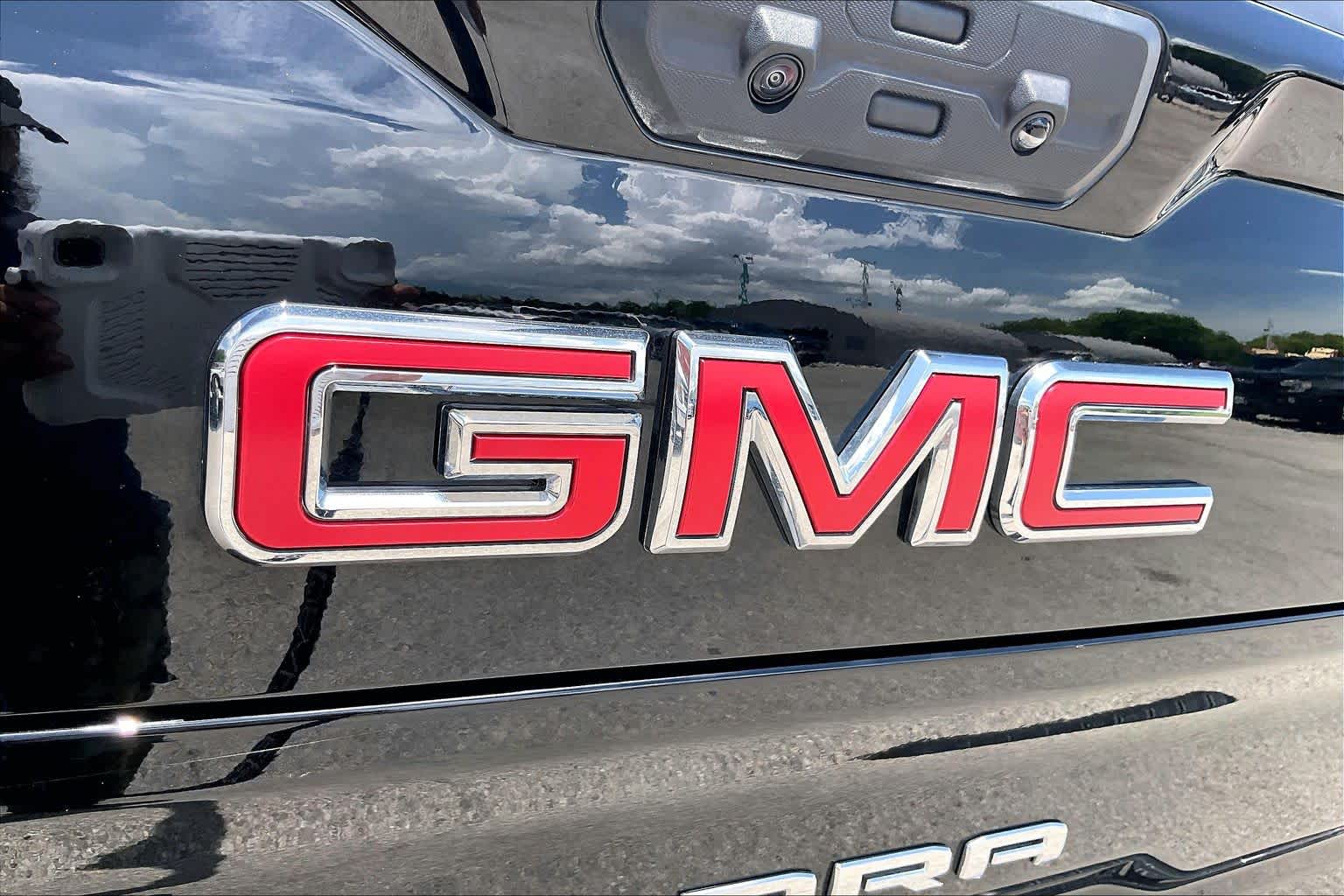 Used 2026 Onyx Black GMC AT4 image 55