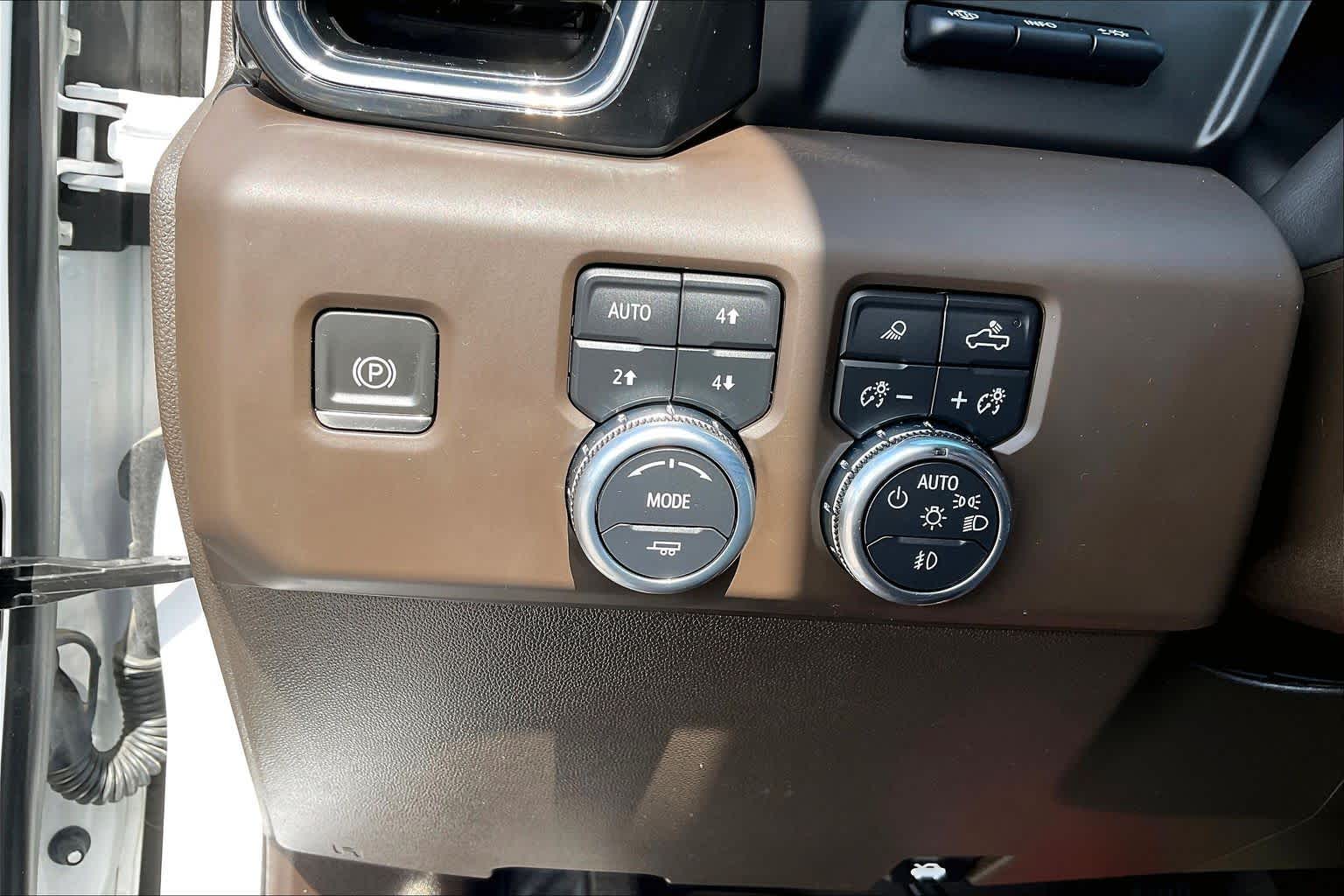 2023 GMC Sierra 1500 Denali White Frost Tricoat at Beck & Masten Kia
