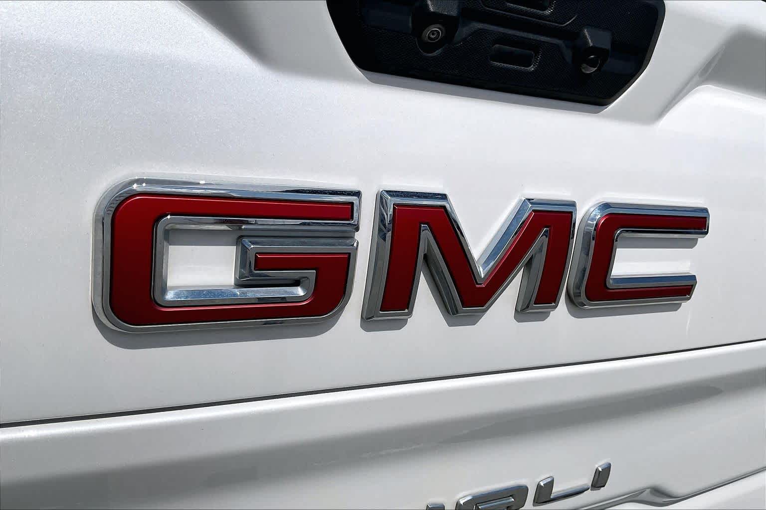 2023 GMC Sierra 1500 Denali White Frost Tricoat at Beck & Masten Kia