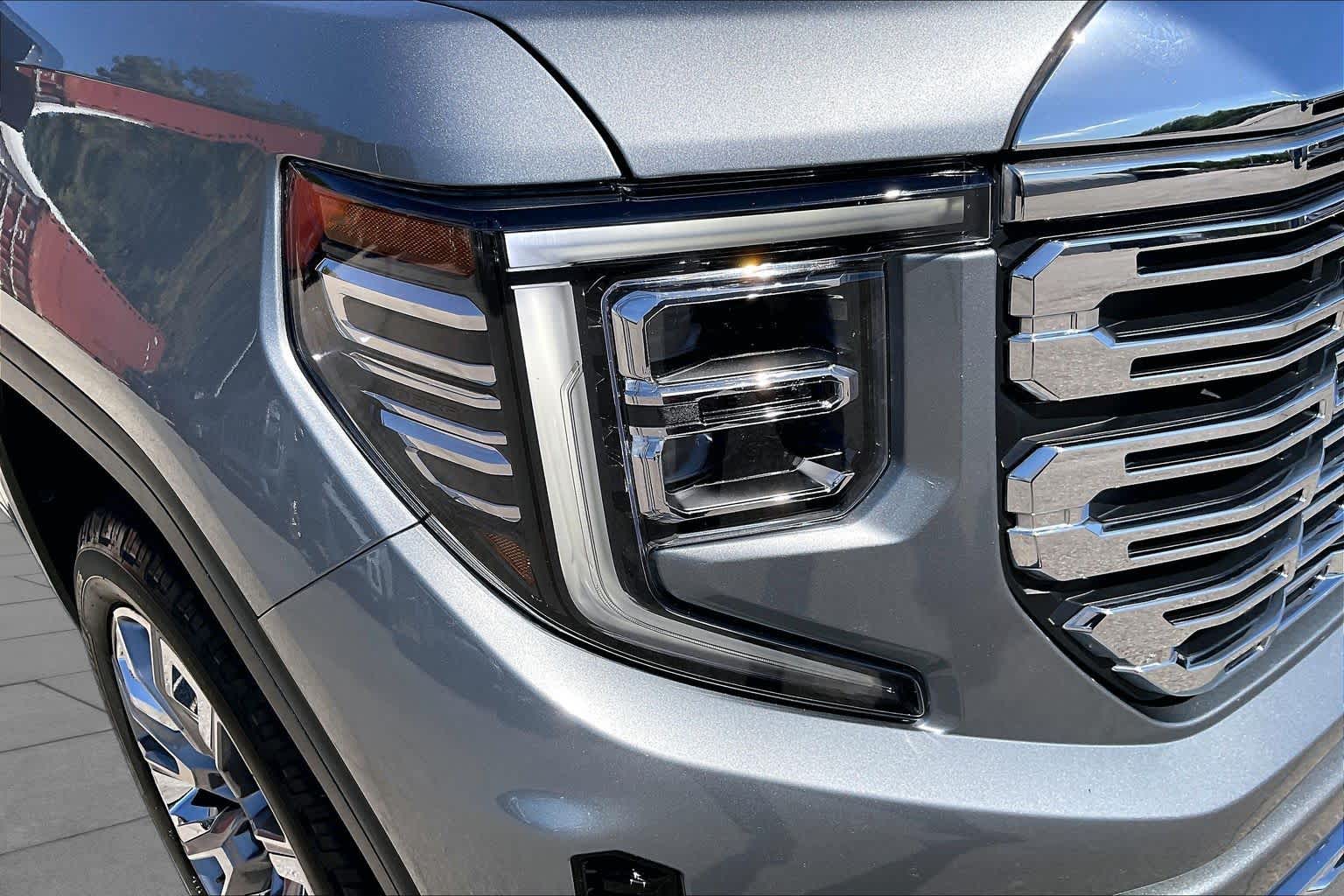 2023 GMC Sierra 1500 photo 28 of 35
