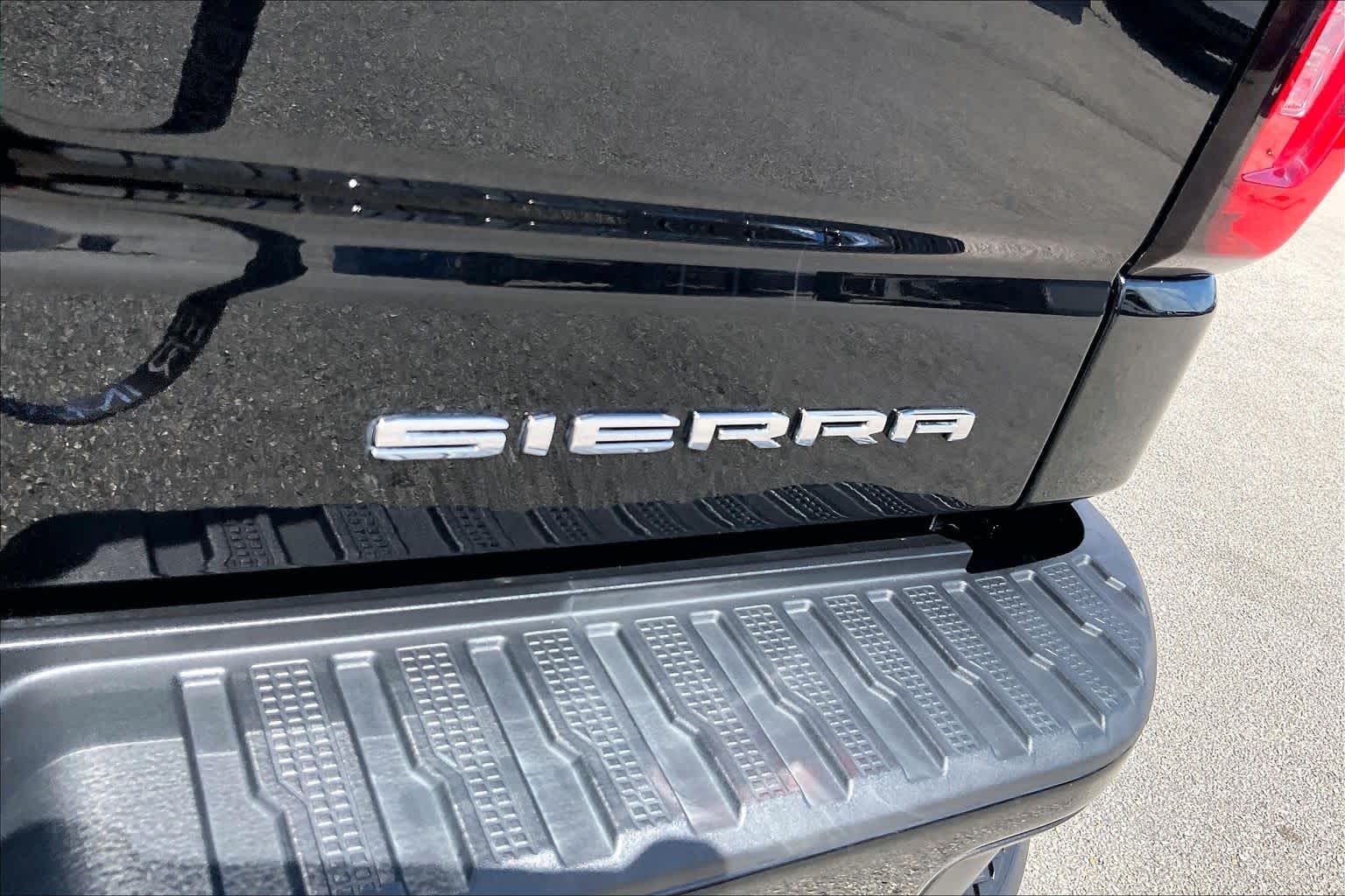 2024 GMC Sierra 1500 photo 10 of 35