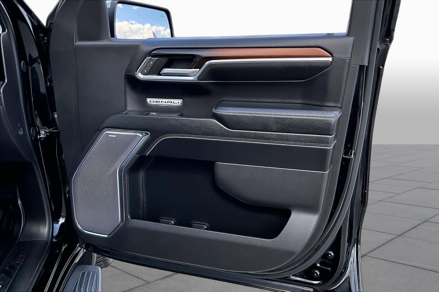 2024 GMC Sierra 1500 photo 23 of 35