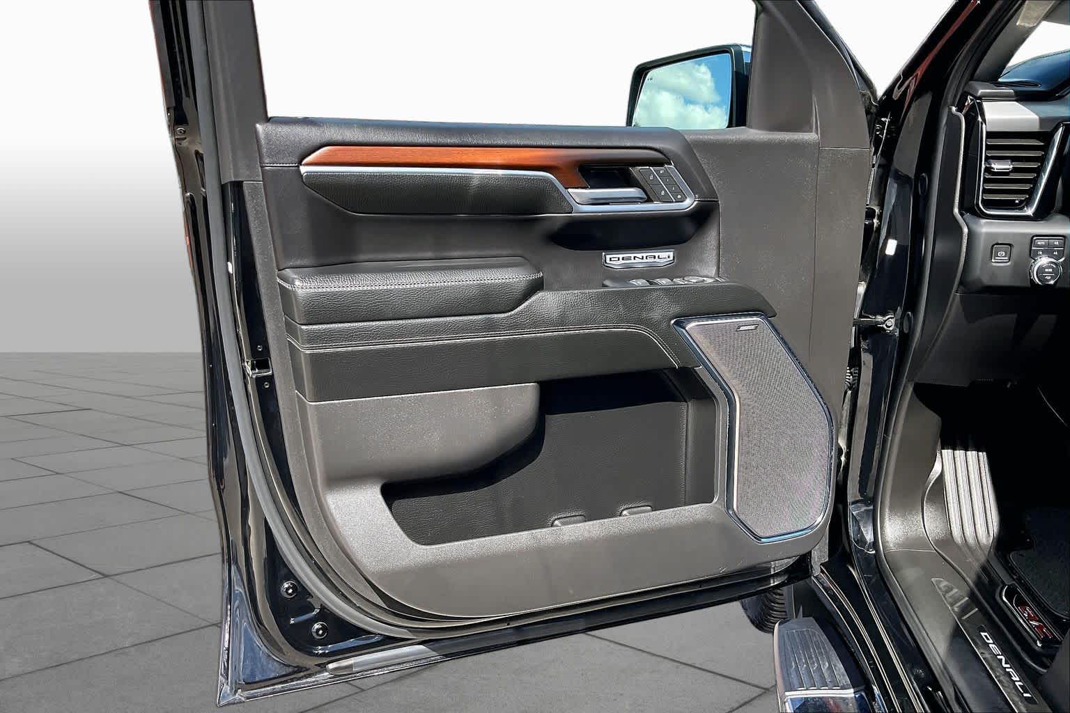 2024 GMC Sierra 1500 photo 22 of 35