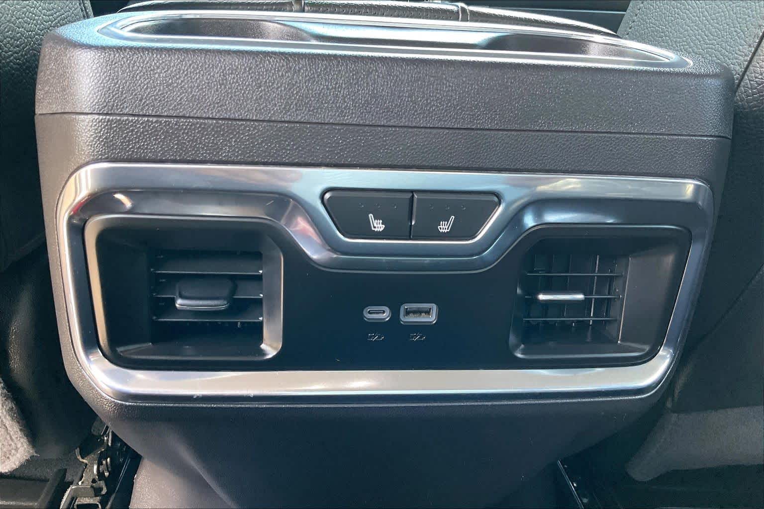 2024 GMC Sierra 1500 photo 32 of 35