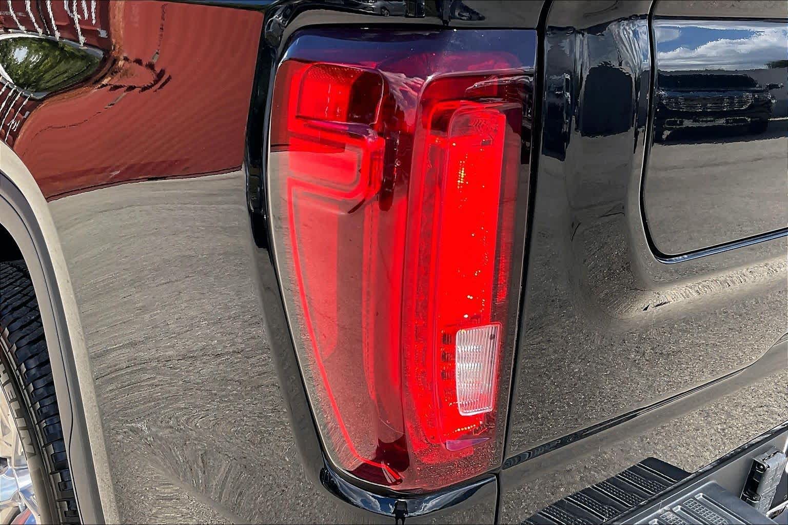 2024 GMC Sierra 1500 photo 29 of 35
