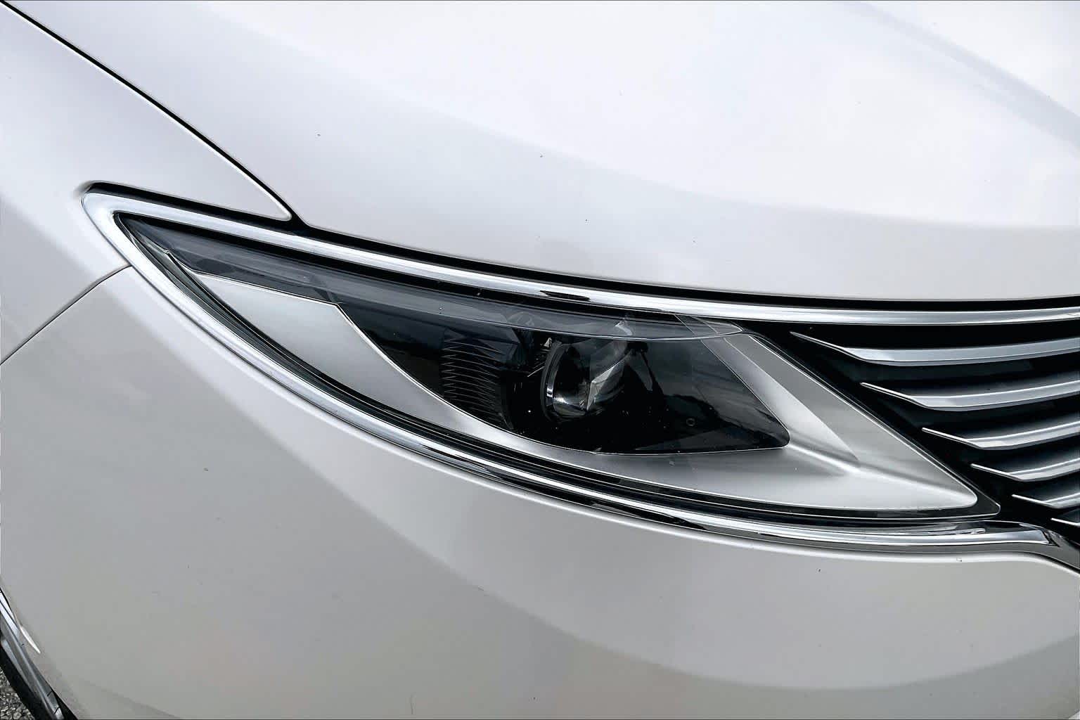 2016 Lincoln MKZ Hybrid White Platinum Metallic Tri-Coat at Davis Chevrolet
