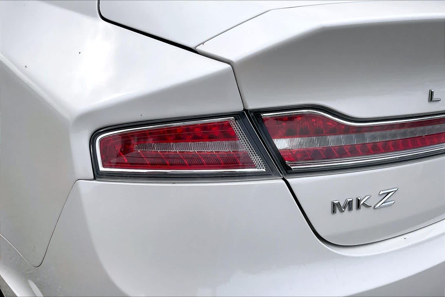 2016 Lincoln MKZ Hybrid White Platinum Metallic Tri-Coat at Davis Chevrolet