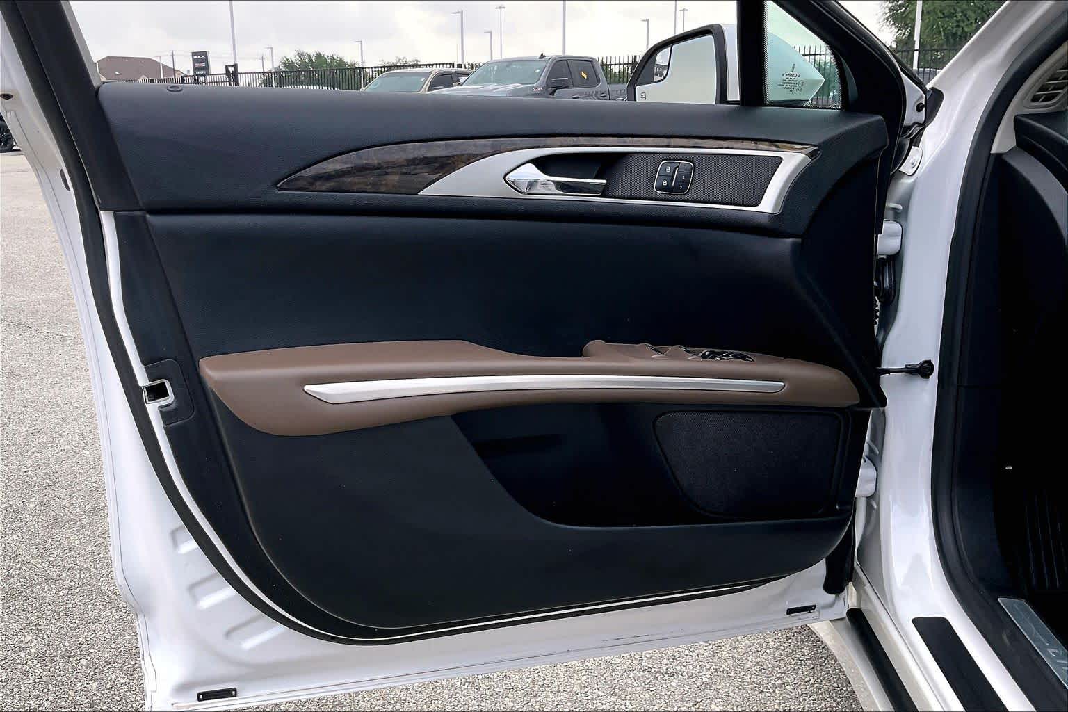 2016 Lincoln MKZ Hybrid White Platinum Metallic Tri-Coat at Davis Chevrolet