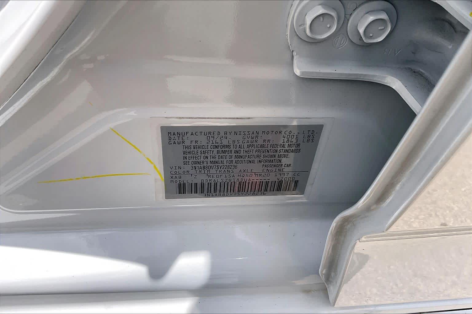 2025 Nissan Sentra SR Aspen White Tricoat/Super Black at Texan GMC Buick