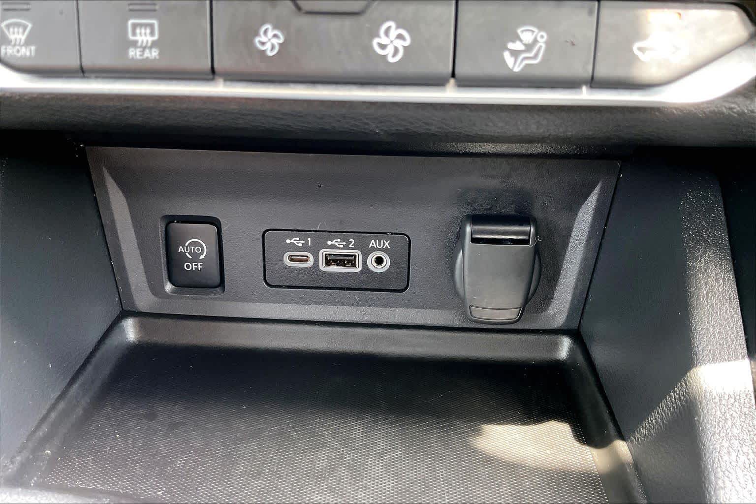 2025 Nissan Sentra SR Aspen White Tricoat/Super Black at Texan GMC Buick
