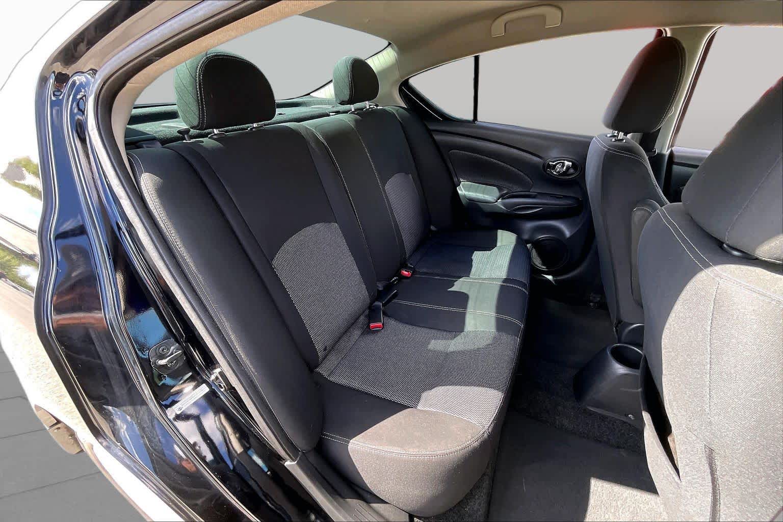 2018 Nissan Versa Sedan photo 20 of 33