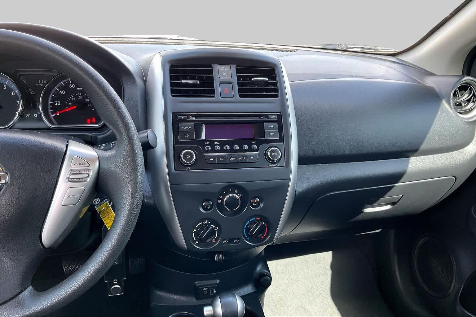 2018 Nissan Versa Sedan photo 7 of 33