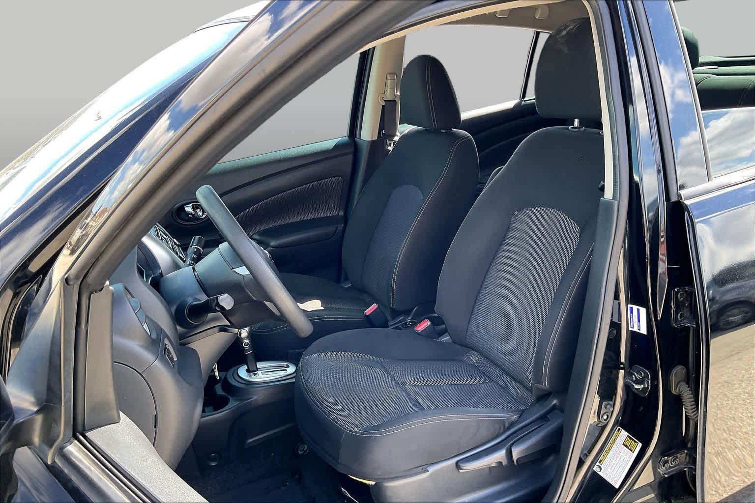 2018 Nissan Versa Sedan photo 8 of 33