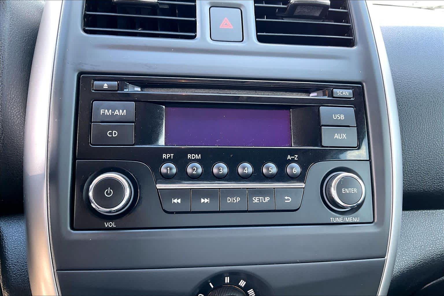 2018 Nissan Versa Sedan photo 31 of 33