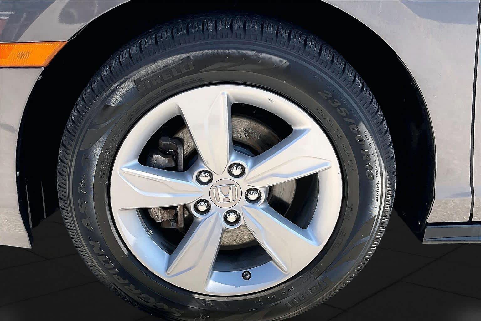 2019 Honda Odyssey photo 11 of 33